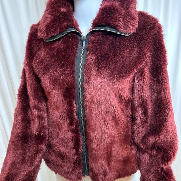 Express burgundy faux fur Red Jacket - Picture 4 of 7